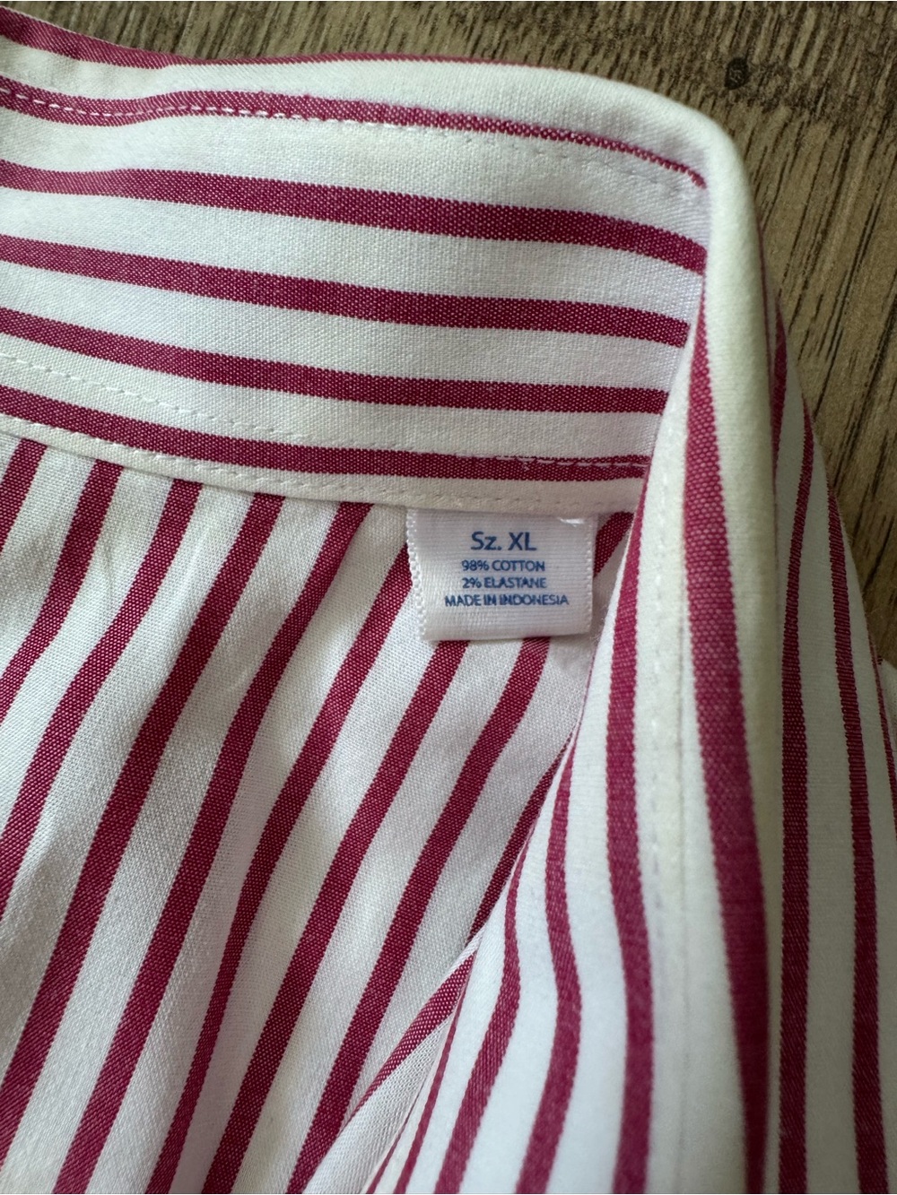 Southern Tide Men's Red & White Striped Button-Down Shirt - Picture 3 of 4